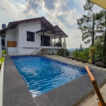 Villa Tenang